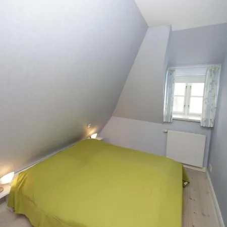 Semi-detached Houses, Auf Foehr בית נופש *